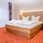 Waldhotel Hotel 3*