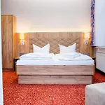Waldhotel Hotel 3*