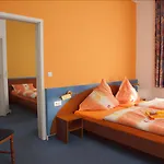 Waldhotel 3* فريدريشرودا