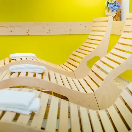 Waldhotel ホテル フリードリッヒローダ