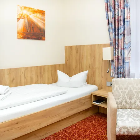 Waldhotel 3*